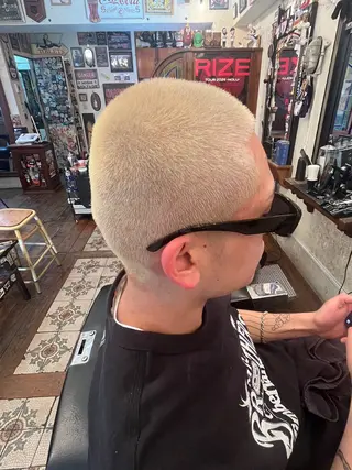 カラー mr brothers cut club中目黒所属・加賀谷 英多のヘアスタイル