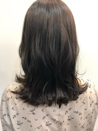 セミロング カラー GLROW haruhiのヘアスタイル