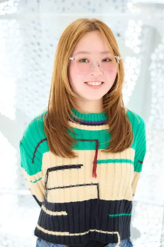 セミロング カラー 頭から整える美容師 松田のヘアスタイル