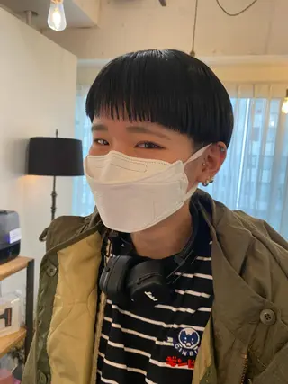 ショート 梅田ハイトーン チダ ヒナノのヘアスタイル