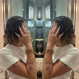 ミディアム パーマ レイヤー/ボブ/ ミニボブ/AOIのヘアスタイル