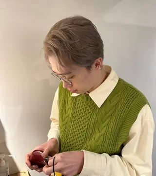 カラー メンズ 金ウンス 銀座/髪質 改善×デザインカラーのヘアスタイル