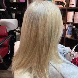 ミディアム カラー HAIR BASE ZAWAWA所属・レイヤー/ブリーチ｜ 特殊パーマ/赤澤のヘアスタイル