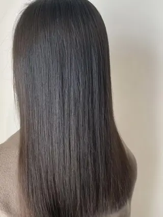 ロング idea研究学園店所属・艶髪／レイヤーカット 塚越　紗菜のヘアスタイル