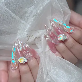 ネイル Maggie Nail🦩のネイルデザイン
