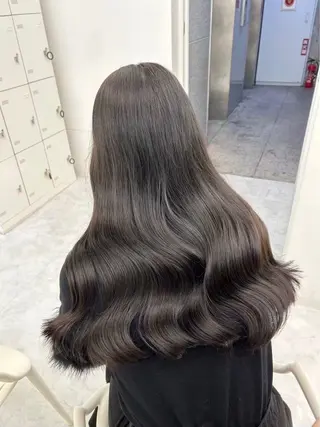ロング カラー 盛れる上質ワンホン ヘア🤍YUME🤍のヘアスタイル