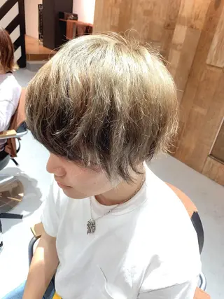 メンズ 髪質改善＆ハイトーンカラー Cica神戸三宮元町店所属・福田 美波のヘアスタイル