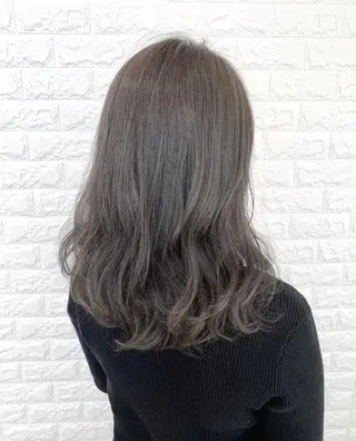 ミディアム カラー 高木 麻知子のヘアスタイル