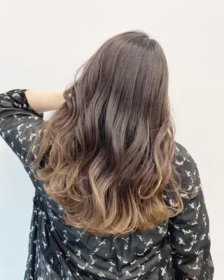 セミロング カラー ヘアアレンジ 【公式】amble luxe池袋東口🩷のヘアスタイル