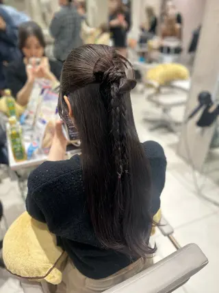 セミロング 🎀大竹美侑／顔まわ りカット／レイヤーのヘアスタイル