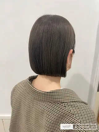 ショート カラー ぱつっとボブ/ 小野あかねのヘアスタイル