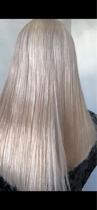 ロング カラー 艶ハイトーンブリーチ 🌈小林侑雅のヘアスタイル