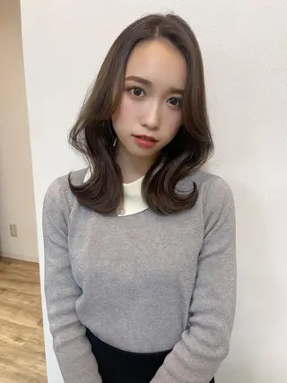 ミディアム カラー オリーブカラー 特化　　kaiのヘアスタイル