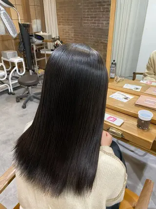 セミロング 髪質改善× 韓国風レイヤーのヘアスタイル