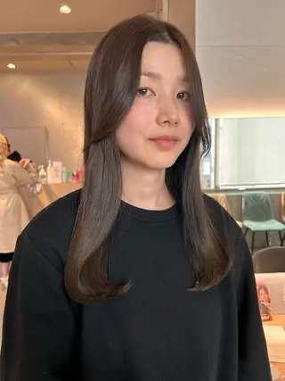 ミディアム カラー 𝐚𝐨𝐢🩰/ 酸性ストレートのヘアスタイル