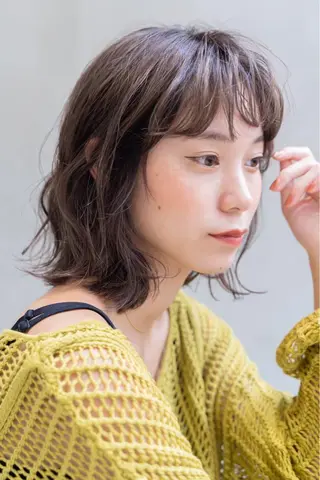 ミディアム MUSASHI ブリーチカラー◎のヘアスタイル
