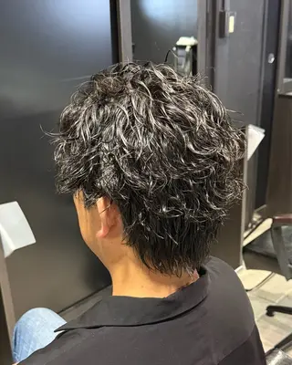 ミディアム パーマ メンズ 【フェザーパーマ】 【縮毛矯正】鶴田文のヘアスタイル