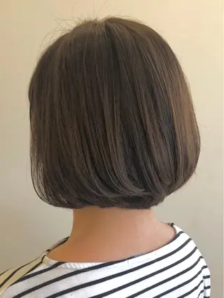 ショート カラー アベ ヒトミのヘアスタイル