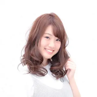 セミロング 小林 伊織のヘアスタイル