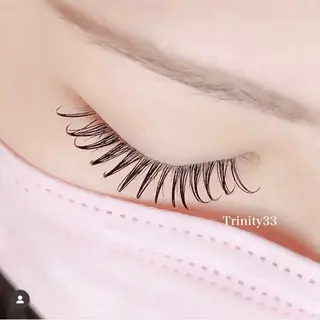 マツエク・マツパ Trinity33  京都駅前店所属・Trinity33 MAKIのマツエク・マツパデザイン