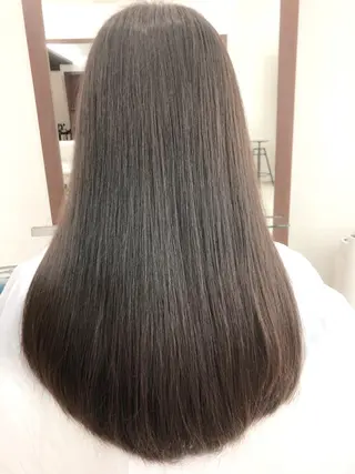 ロング 小林 伊織のヘアスタイル
