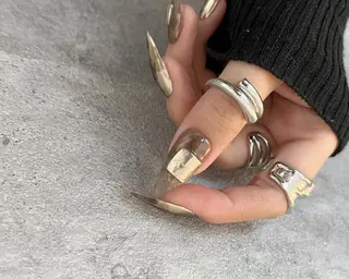 ネイル Ray. ／綺麗目ニュアンスのネイルデザイン