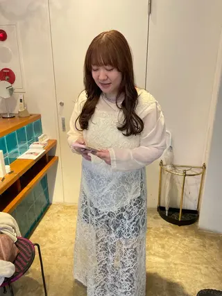 ロング カラー MIOベージュカラー 柔らかいカラーのヘアスタイル