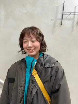 ミディアム パーマ 佐藤 永夏のヘアスタイル