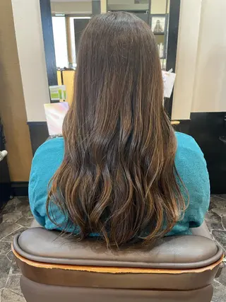 ロング カラー 岸田 怜奈のヘアスタイル