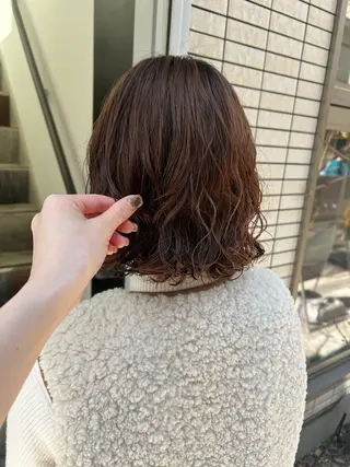 ミディアム カラー パーマ ENIF ツキのヘアスタイル
