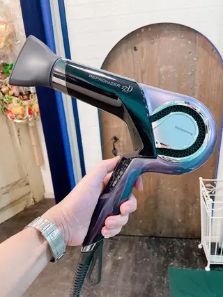 ミディアム カラー ネイル マツエク・マツパ アイブロウ Chic シックのヘアスタイル