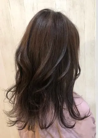 セミロング fuuga春日部店所属・艶髪髪質改善🐰🫧 ai🩵のヘアスタイル