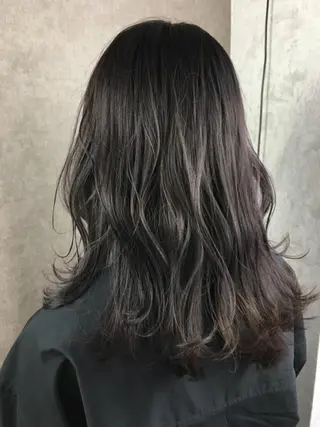 セミロング カラー ツイストスパイラル パーマ🟡KYOUのヘアスタイル