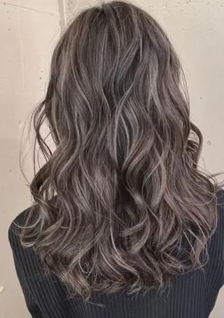 セミロング 小塚 レイヤー/ボブ /韓国ヘア/ブリーチのヘアスタイル