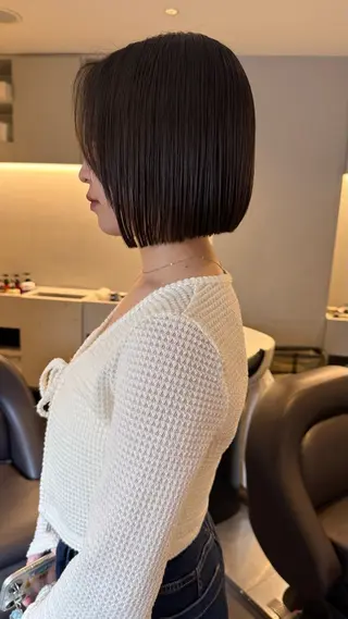 ショート RAIMA ハイトーン/ベージュのヘアスタイル