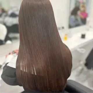 ロング カラー 🫧うる艶トレンド 🫧透明感カラーのヘアスタイル