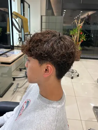 メンズ ハルカ/暖色カラー/ ブリーチカラーのヘアスタイル