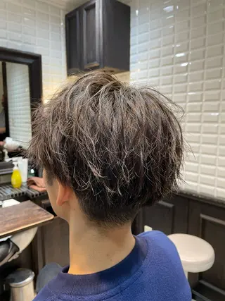 ショート メンズ 波巻き、ツイスト パーマモデル募集中のヘアスタイル