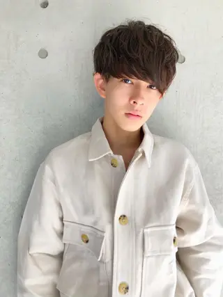 ショート パーマ メンズ 赤み消し🌿 透明感カラー🫧のヘアスタイル