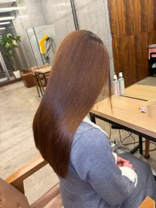 セミロング 縮毛矯正×髪質改善× 艶髪カラー 吉原和磨のヘアスタイル