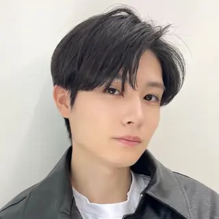 ショート メンズ 🤎ベージュカラー 🐶メンズパーマのヘアスタイル