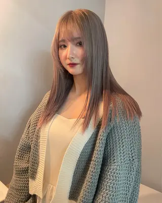 ロング カラー カットモデル/ ハイトーン/ゆうあのヘアスタイル