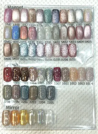 ネイル gratify心斎橋 松本のネイルデザイン