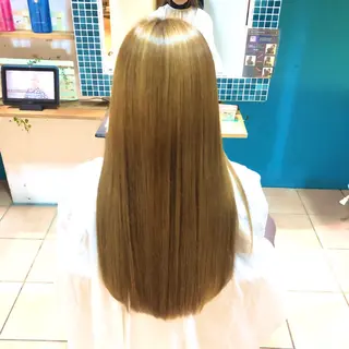 ロング カラー EARTH大宮駅前店所属・吉田 瑛美のヘアスタイル