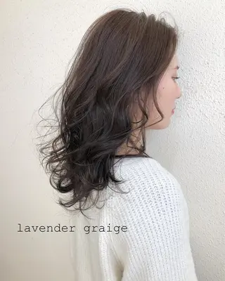 ミディアム カラー ツキノキ ミナのヘアスタイル