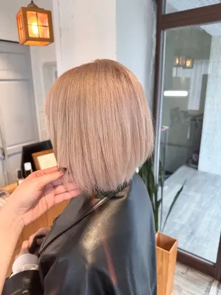 ショート カラー peg.hair所属・ブリーチカラー🫧 森　凪沙のヘアスタイル