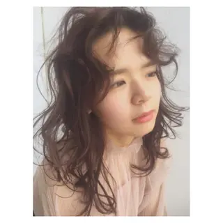 ロング カラー パーマ ヘアアレンジ FRAME所属・FRAME/髪を育 てる/大人デザインのヘアスタイル