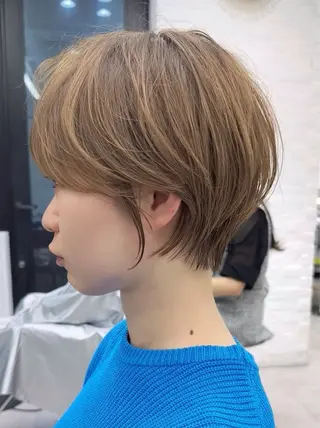 ショート ショートヘア くすみカラー、大場猛のヘアスタイル