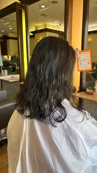 セミロング パーマ hair make MUI所属・ひらの ももかのヘアスタイル