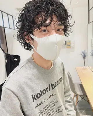ミディアム パーマ メンズ Loom.所属・村上雅人 ナチュラルモードのヘアスタイル